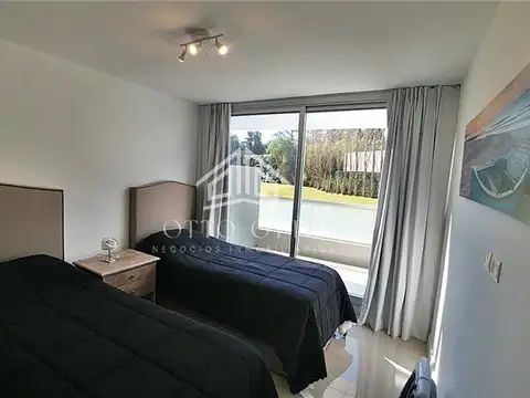 Apartamento en venta Playa Mansa 2 dormitorios