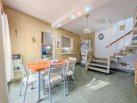 Casa 5 ambientes con 1 baño