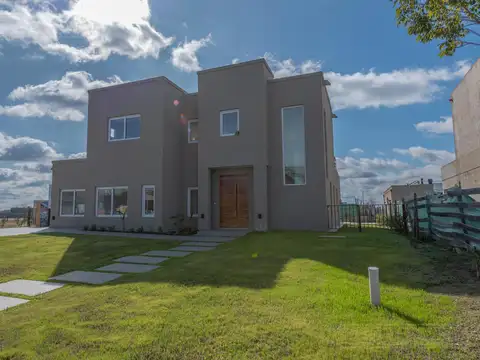 Casa en Venta en Puerto De Escobar, USD 420.000