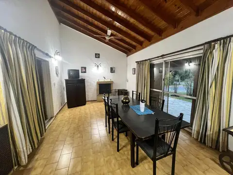 Casa 5 ambientes con 1 baño