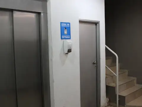 Oficina en el centro de Caseros