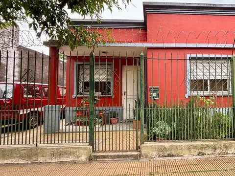 VENTA CASA 4 AMB PARQUE QUILMES OESTE