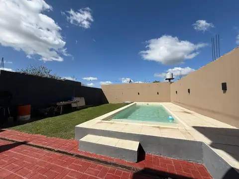 Casa en Venta con 1 cochera