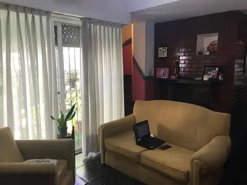 Casa 5 ambientes con 1 baño