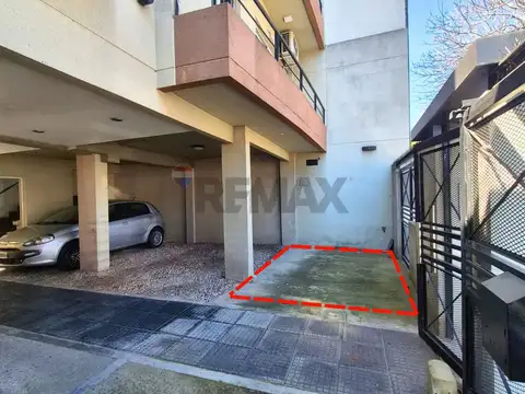 Venta Cochera San Isidro sobre Av. Centenario