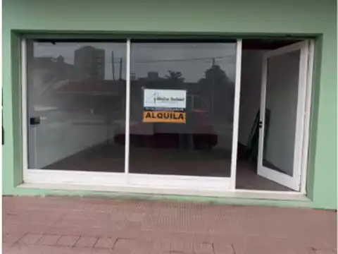 Local comercial en alquiler en Av 75