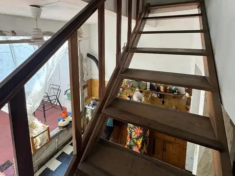 Casa 6 ambientes con 2 baños