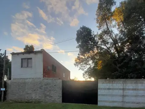 Casa en venta de 2 dormitorios c/ cochera en La Plata