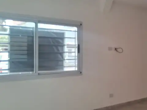Depto Tipo Casa en Venta en Villa Luzuriaga, USD 48.000
