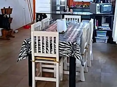 Casa en Venta con 3 cocheras