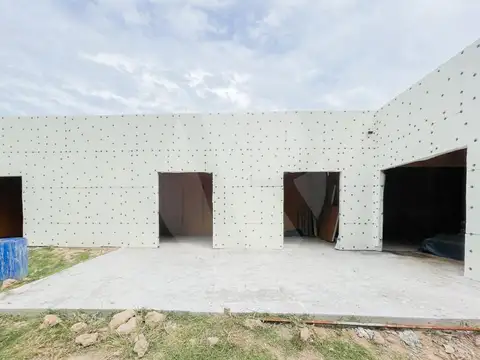 Casa 4 ambientes con 1 baño
