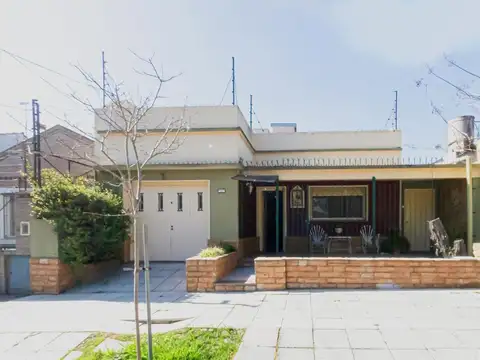 VETA CASA 4 dormitorios, garage y jardín