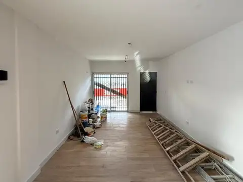 Depto Tipo Casa en Alquiler de 3 ambientes