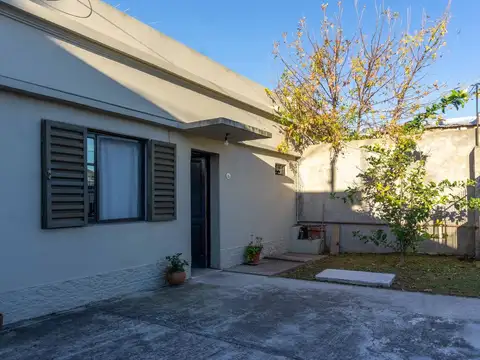 Casa 2 dormitorios en venta en Ensenada, quincho