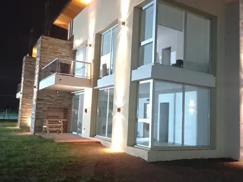 DUPLE EN BARRIO SANTA IRENE