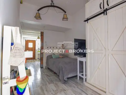 Casa en Venta con 3 cocheras