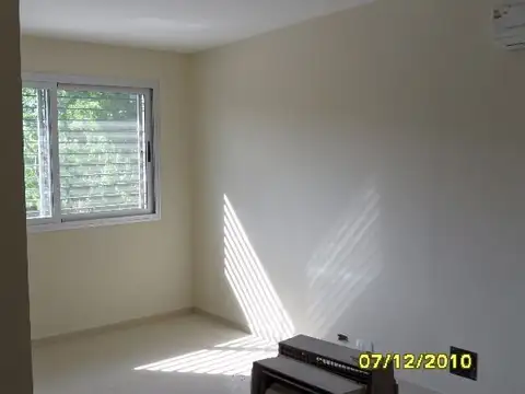 Oficina en Alquiler con 1 cochera