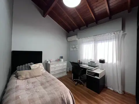 Depto Tipo Casa en Venta en Valentín Alsina, USD 120.000