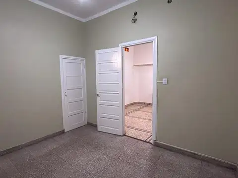 Casa en Alquiler con 1 cochera