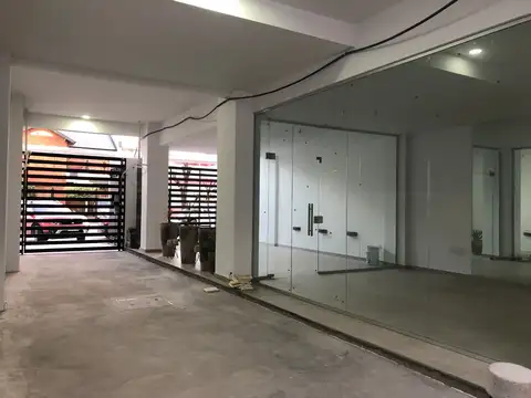 Ultimo   MONOAMBIENTE a ESTRENAR con Patio Privado y  C/Amenities - CON COCHERA!