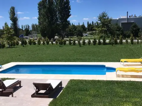 Chacras de la Reserva. OPORTUNIDAD. Casa c/pileta.