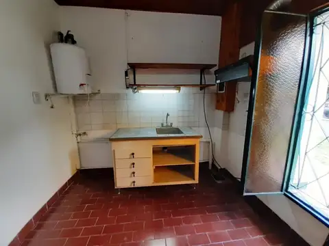 Depto Tipo Casa en Alquiler en Temperley, $ 300.000