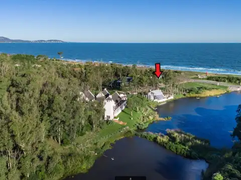 VENTA CASA FRENTE AL MAR EN  BELLA VISTA