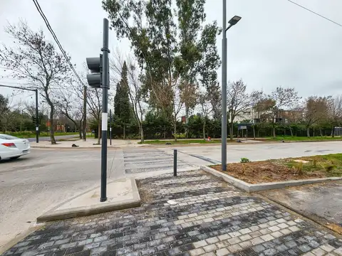 Av. Newbery al 8801