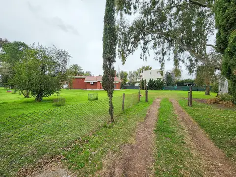 Terreno de esquina con gran frente comercial para desarrollo inmobiliario
