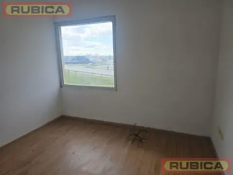 Oficina en Alquiler con 1 cochera
