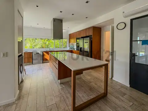 Casa al lago en Virazón, Nordelta 3 suites, muelle propio, diseño premium y vistas abiertas