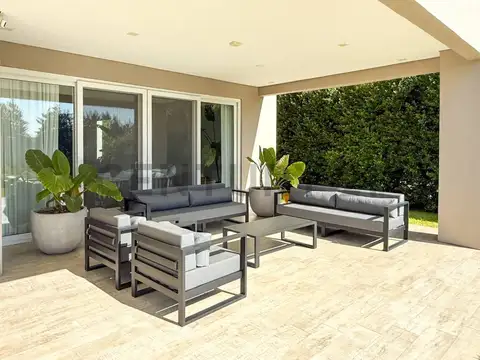 Casa 6 ambientes con 3 baños