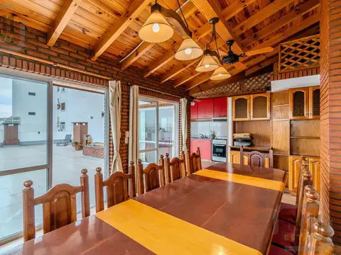 VENTA Departamento Penthouse 4 ambientes con terraza y quincho cochera frente al Parque Chacabuco
