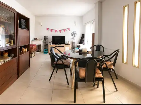 Rivera Indarte 500, Piso PB