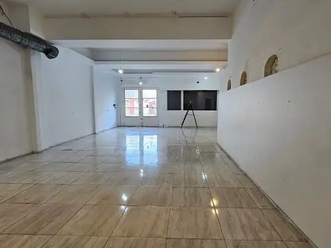 Local en Alquiler en Mataderos, $ 2.500.000
