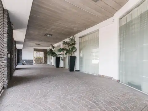 Local en Venta en Lanús Oeste, USD 1.250.000