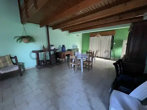 102 e/ 9 Y 11 , Piso 0