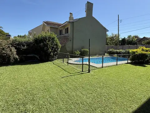 Casa 4 ambientes con 4 baños