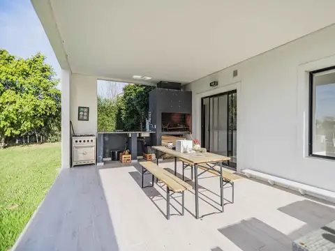 CASA UNA PLANTA VENTA EN B. SAN FRANCISCO AL AGUA
