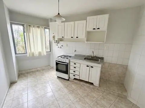 Alquiler Departamento 3 ambientes con cocina grande - Lugano IyII Edificio 55