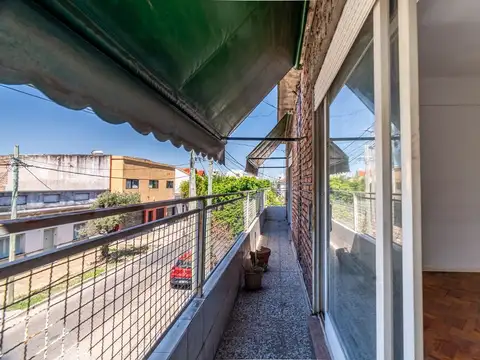 Depto Tipo Casa en Alquiler en Lomas del Mirador, $ 650.000
