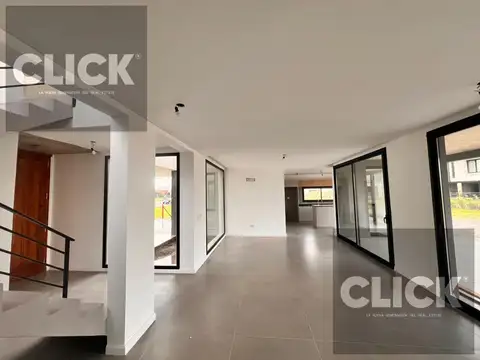 Casa 5 ambientes con 3 baños