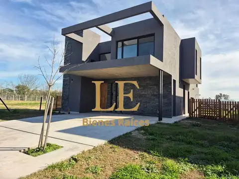 Venta casa a estrenar en Barrio Santa Sofía, Pilar del Este