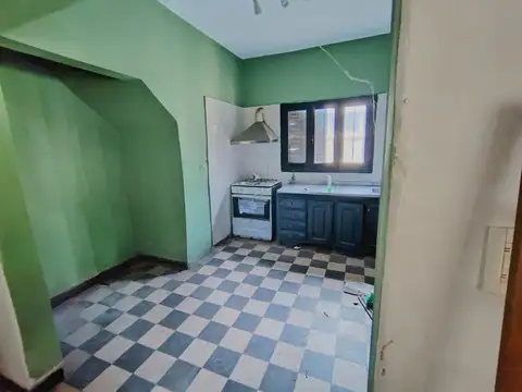 Casa 5 ambientes con 1 baño