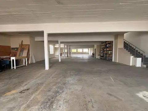Galpon en Alquiler 50  mts Fondo