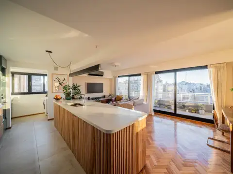 3 Ambientes en suite + Remodelado + Cochera y Baulera + Piso alto + 2 balcones + Torre + Colegi...