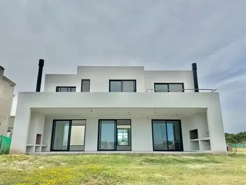Casa a la laguna en venta en Santa Ana Villanueva