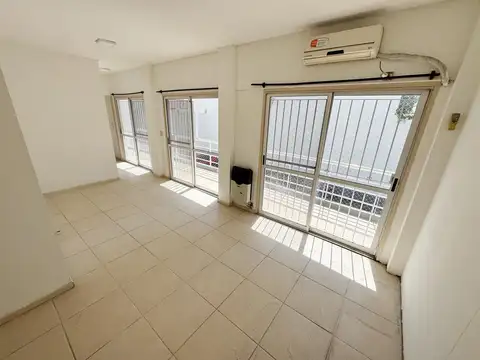 Departamento en  alquiler con cochera propia en San Fernando