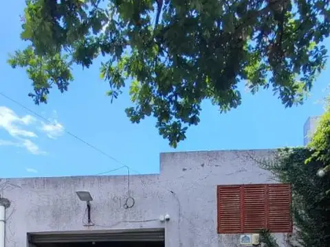 Galpon en Venta 8  mts Frente