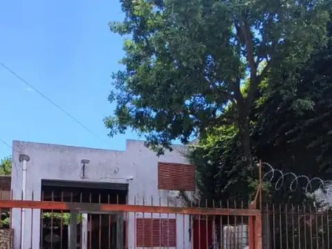 Galpon en Venta 43  mts Fondo